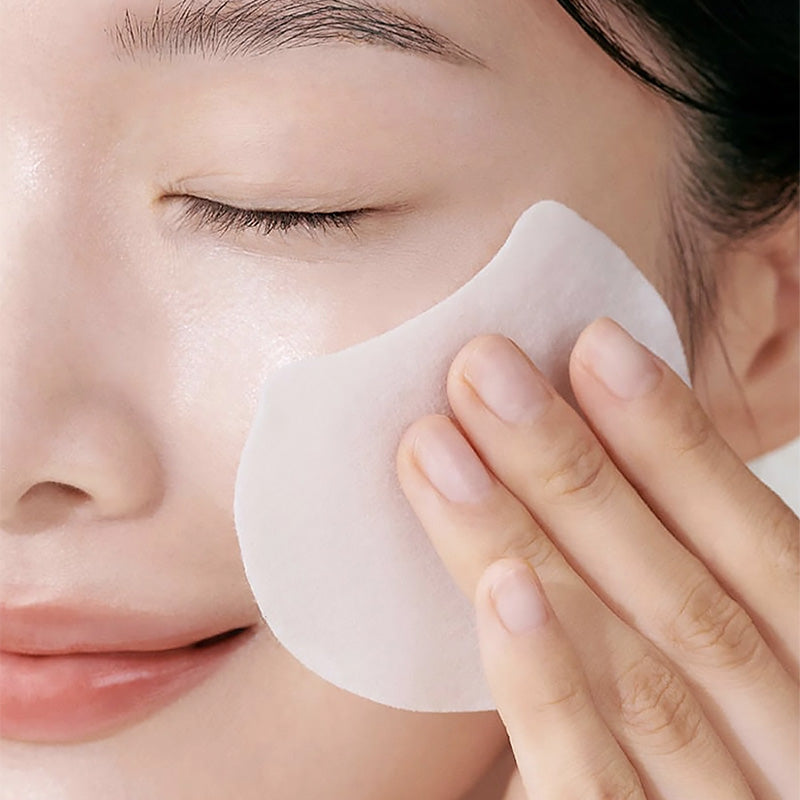 Celimax Pore DarkSpotBrighteningPad Photo3 1024x1024.jpg