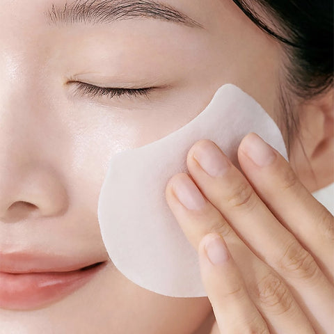 Celimax Pore DarkSpotBrighteningPad Photo3 large.jpg
